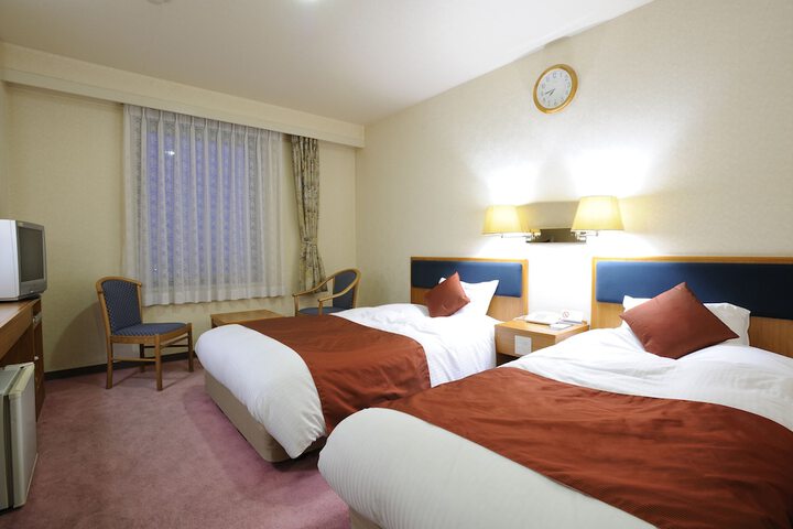 Room 6 of 24
