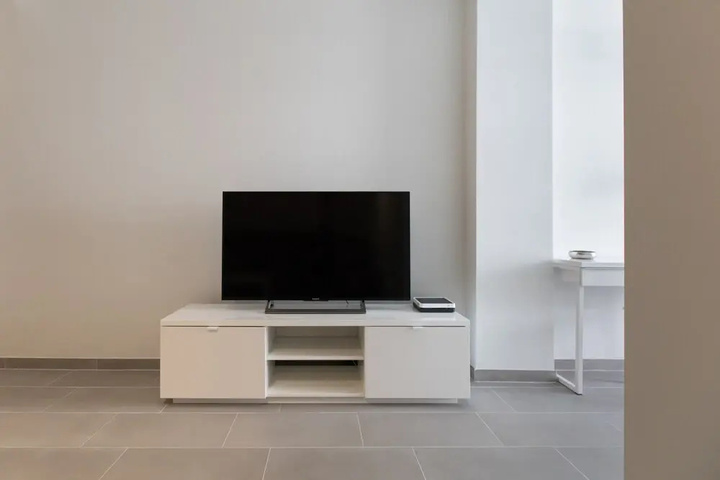 Downtown Square Apartament Prime Location with Parking