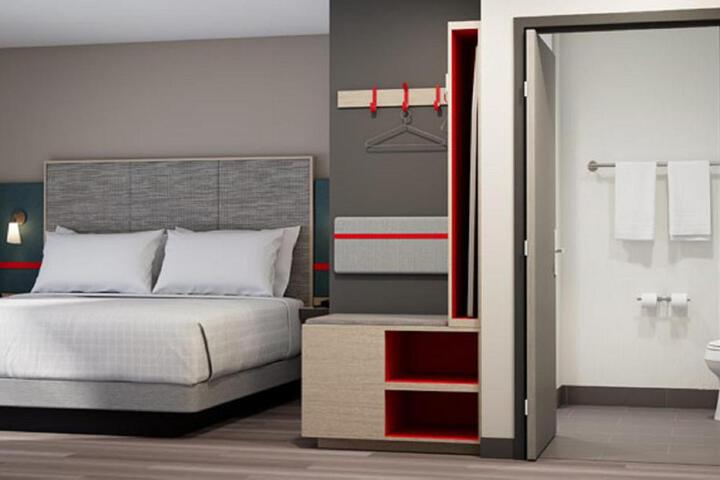 1 King Bed Accessible (4 of 18)