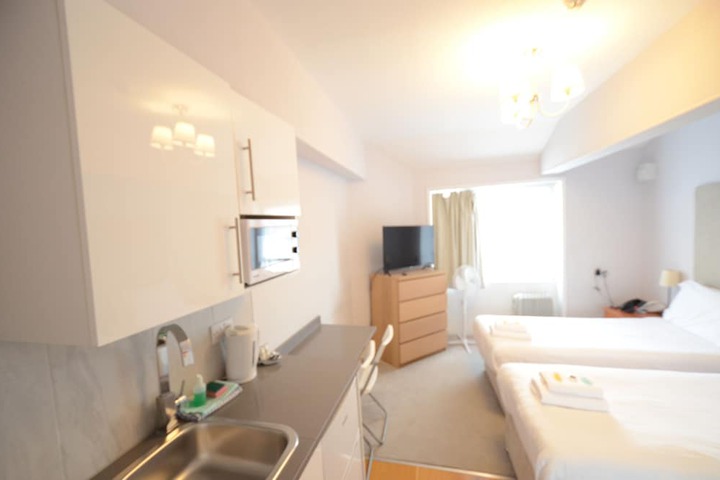 Room 214 of 371
