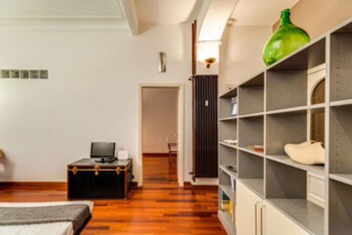 Room 13 of 25
