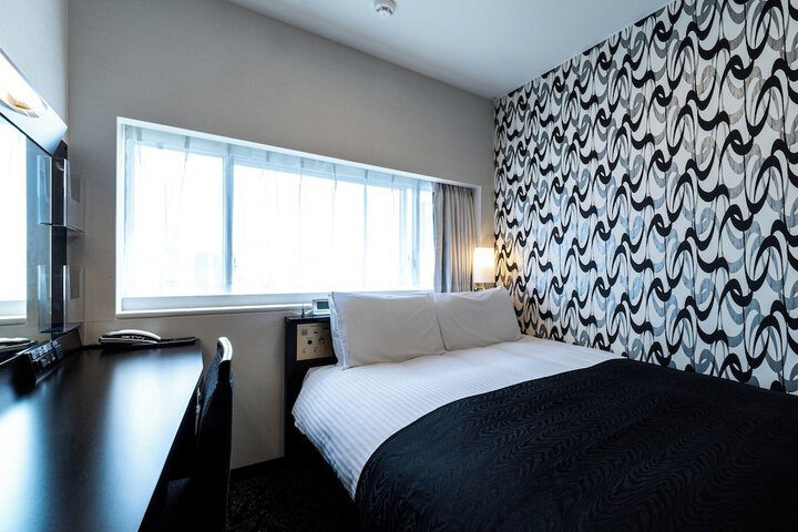 Room 10 of 60