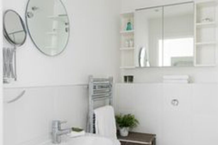 Room 2 of 20