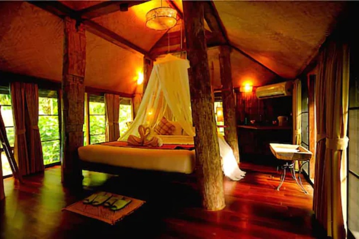 Room 11 of 21