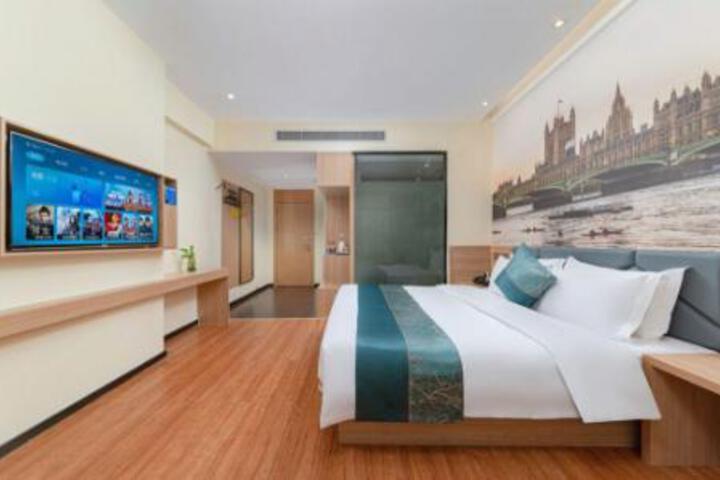 Room 125 of 127