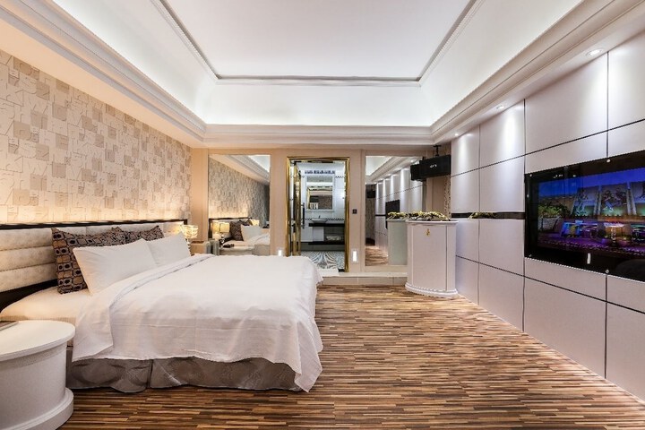 Room 60 of 216