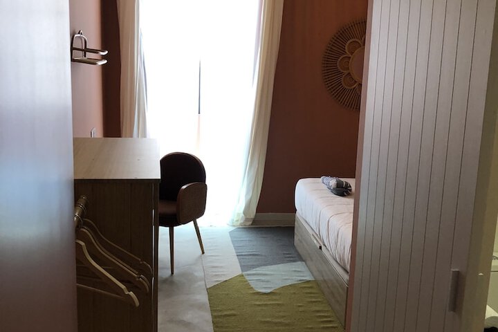Room 10 of 50