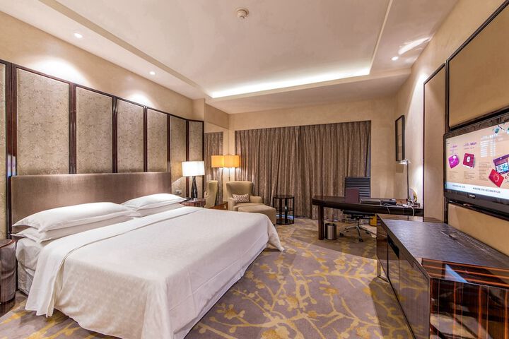 Room 4 of 69