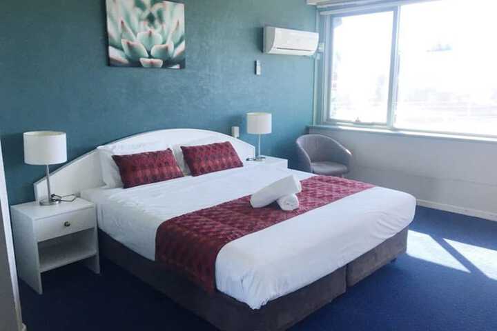 Room 21 of 33