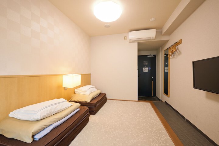 Room 25 of 41