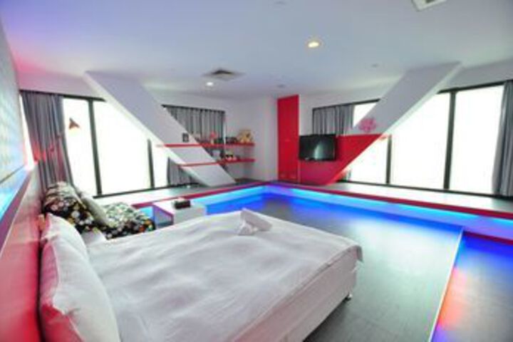 Room 15 of 20