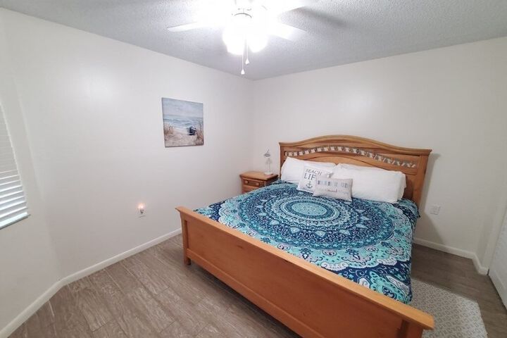 Room 5 of 33