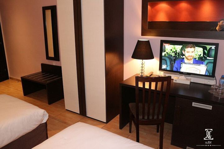 Room 7 of 19