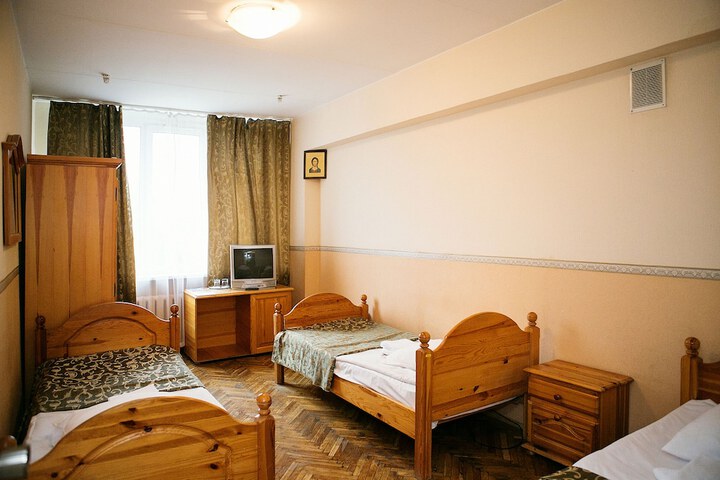 Room 4 of 95