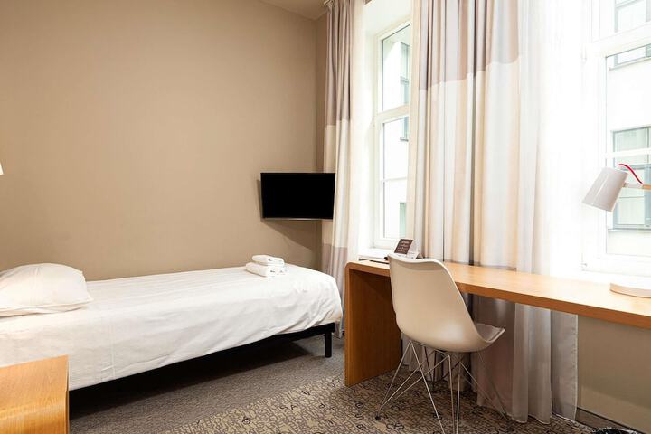 Room 14 of 50