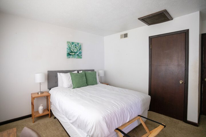Room 10 of 48