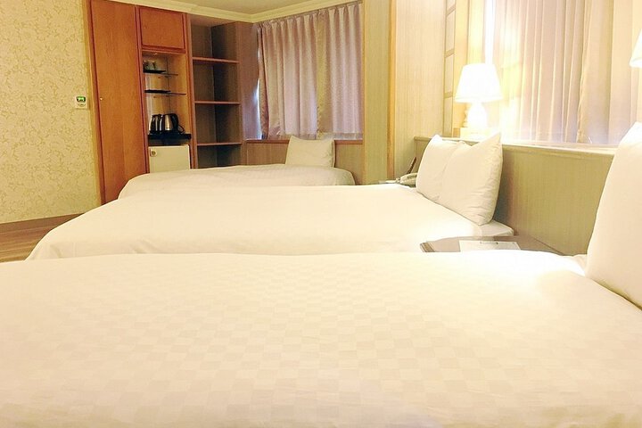 Room 3 of 43