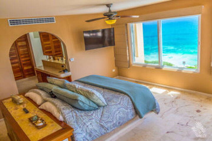 Room 12 of 30