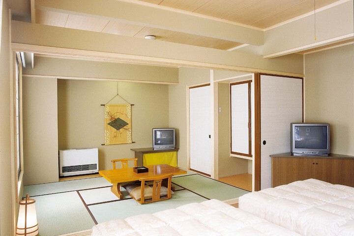 Room 6 of 44