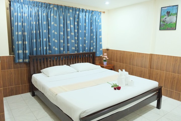 Room 9 of 52
