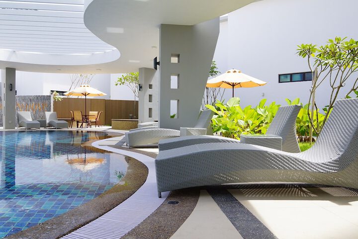 Sundeck 144 of 148