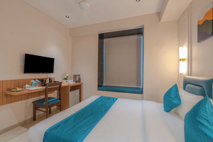 Room 12 of 48