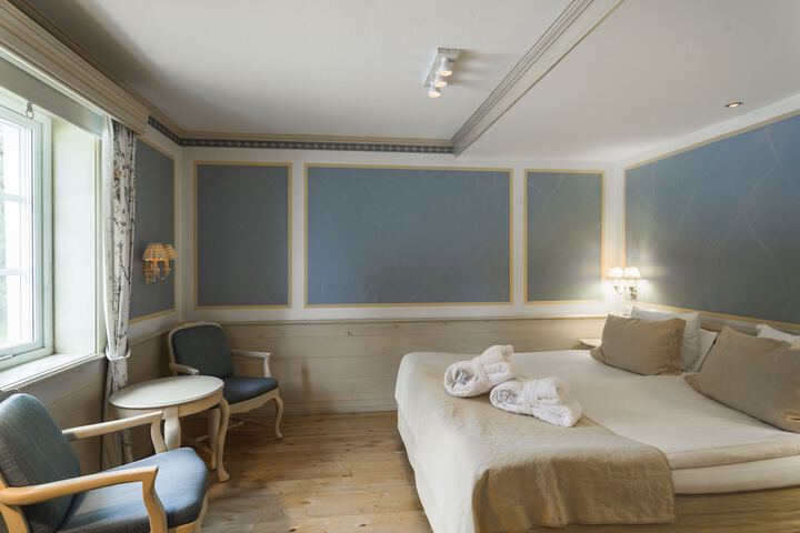Room 8 of 96