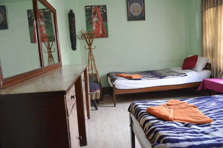 Room 4 of 36