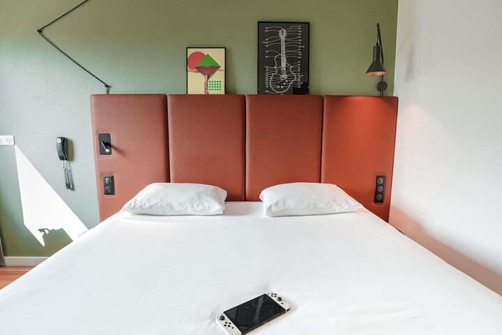 Room 34 of 127
