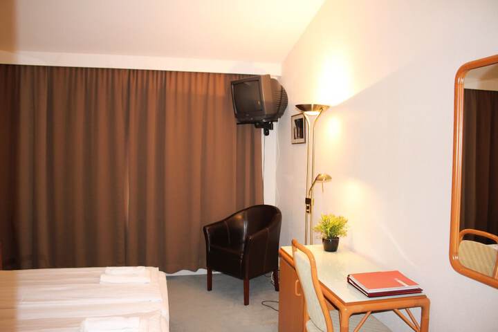 Room 20 of 29