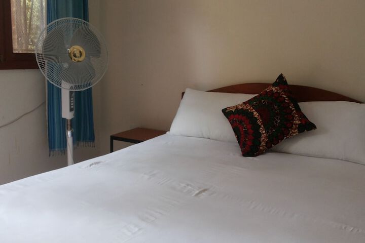Room 10 of 115