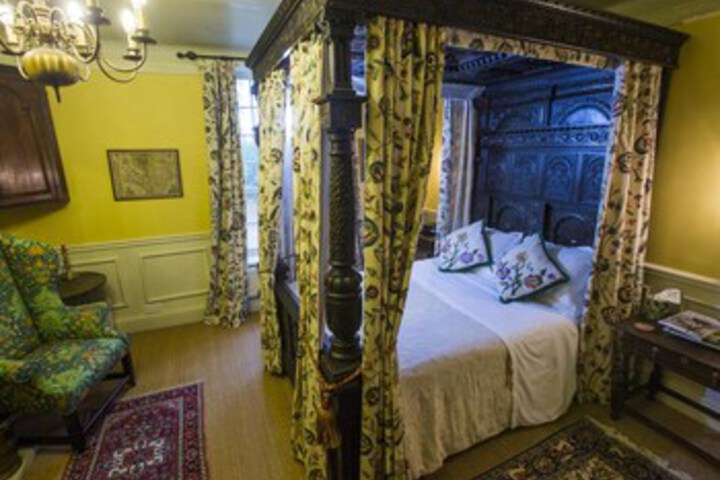 Room 17 of 22