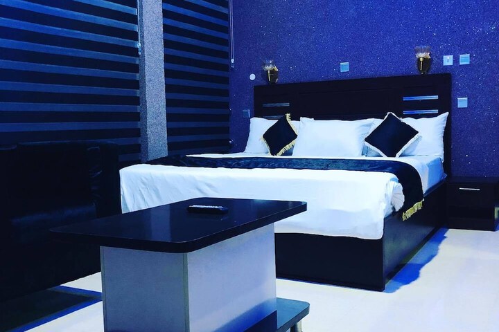 Room 3 of 31