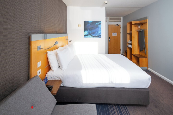 Room 16 of 58