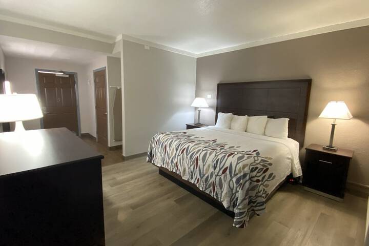 Room 16 of 35
