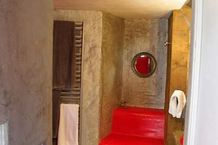 Room 22 of 47
