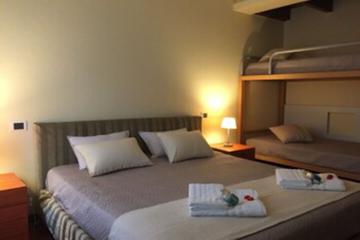 Room 41 of 44