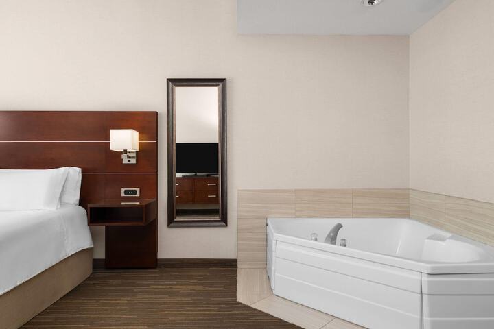 Jetted tub