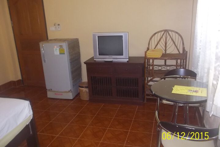 Room 100 of 128