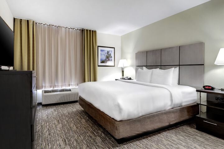 Room 10 of 65