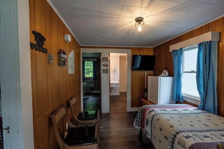 Room 34 of 59