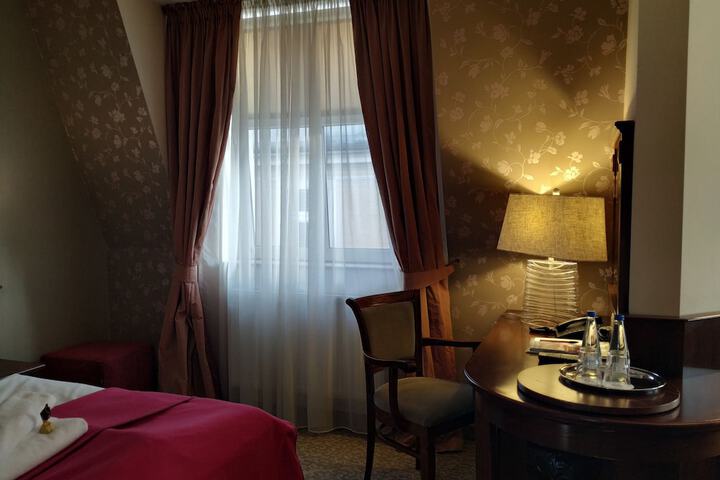Room 28 of 70