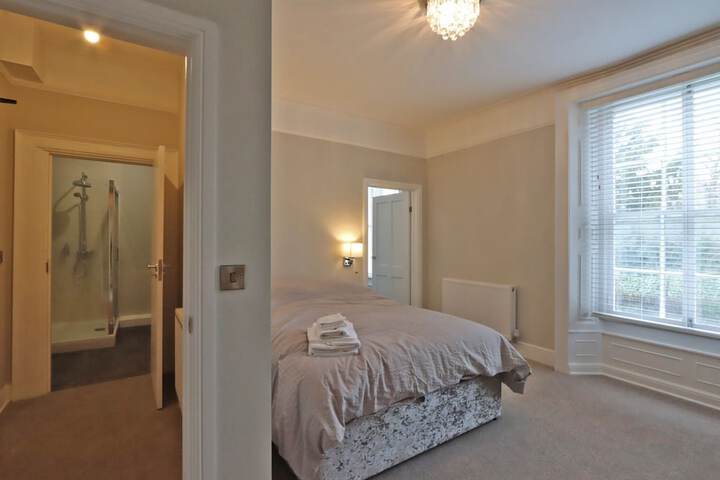 Room 7 of 36