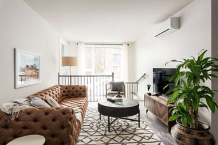 Romantic 2BR in The Village by Sonder