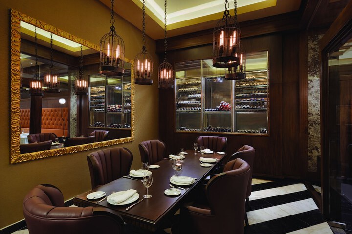 Dining 156 of 342