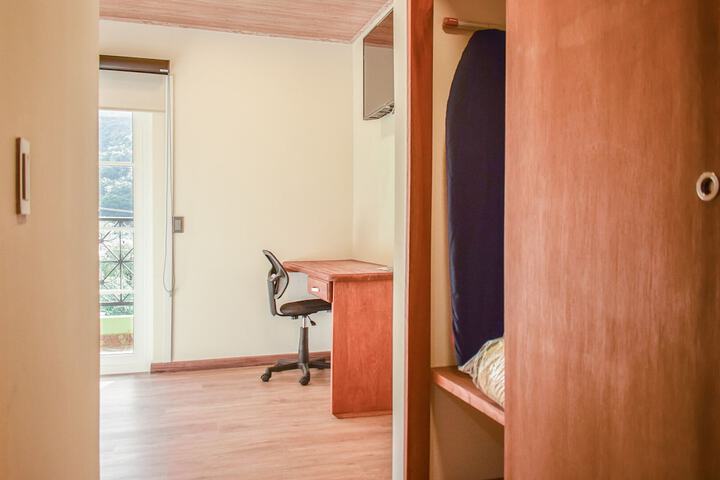 Room 13 of 46