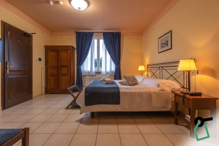 Room 12 of 40