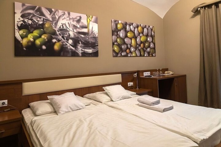 Room 46 of 92