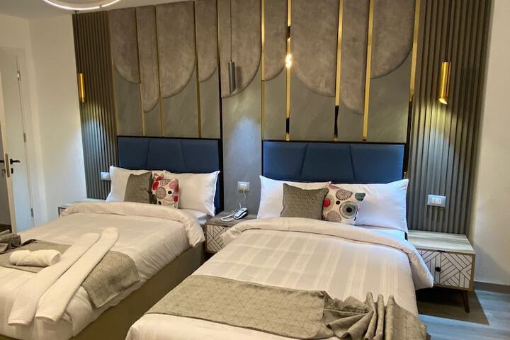 Room 33 of 135