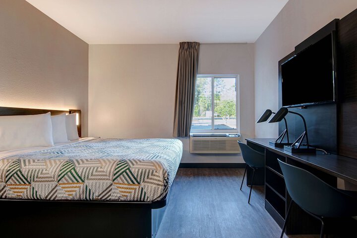 Room 15 of 38